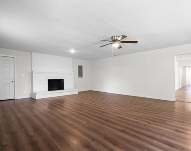 431 W Texas Street - Photo Thumbnail 20