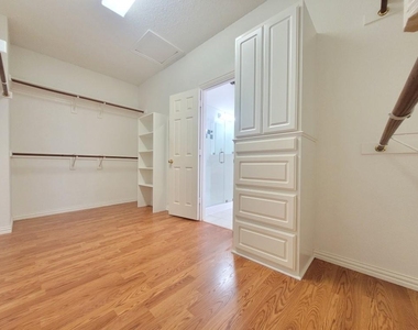 3509 Dripping Springs Drive - Photo Thumbnail 12