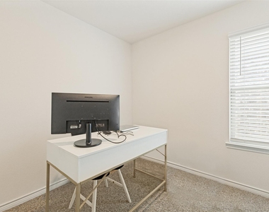 756 Daybreak Lane - Photo Thumbnail 11