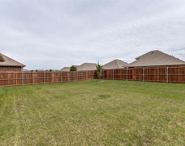 756 Daybreak Lane - Photo Thumbnail 19
