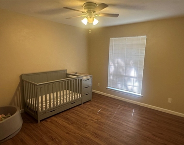 2809 Teakwood Lane - Photo Thumbnail 12