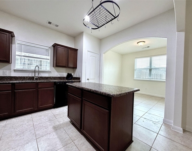 2317 Mulberry Drive - Photo Thumbnail 5