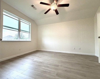 2317 Mulberry Drive - Photo Thumbnail 6