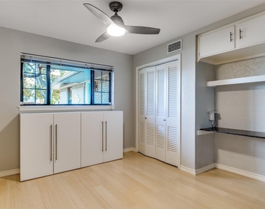 10665 Lake Haven Drive - Photo Thumbnail 16