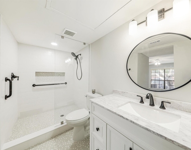 449 Harris Street - Photo Thumbnail 16