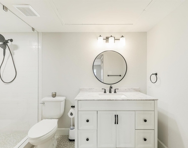 449 Harris Street - Photo Thumbnail 15
