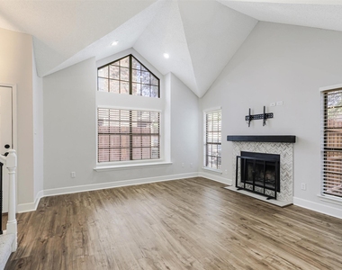 449 Harris Street - Photo Thumbnail 3