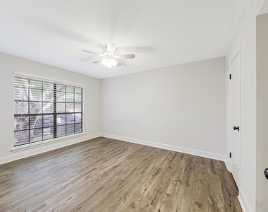 449 Harris Street - Photo Thumbnail 11