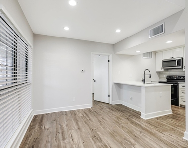 449 Harris Street - Photo Thumbnail 7