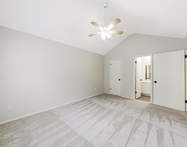 449 Harris Street - Photo Thumbnail 21