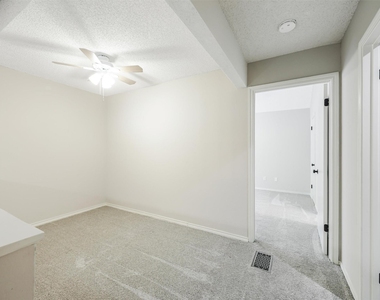 449 Harris Street - Photo Thumbnail 17