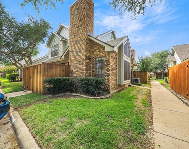 449 Harris Street - Photo Thumbnail 27