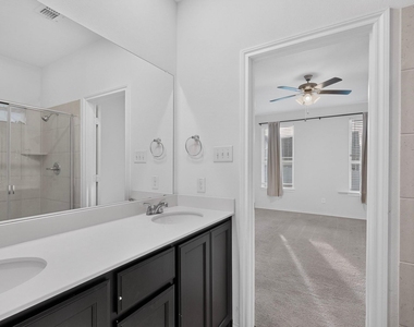 1613 Abbottsford Avenue - Photo Thumbnail 13