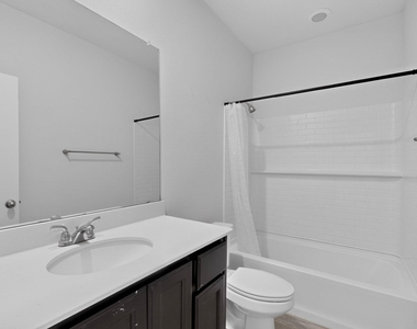 1613 Abbottsford Avenue - Photo Thumbnail 8