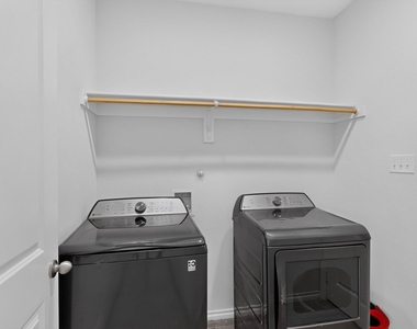 1613 Abbottsford Avenue - Photo Thumbnail 19