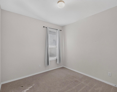 1613 Abbottsford Avenue - Photo Thumbnail 17