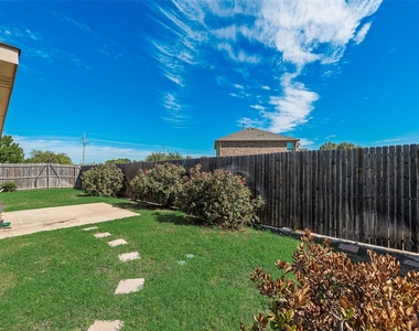 1405 Pampa Grass Drive - Photo Thumbnail 21