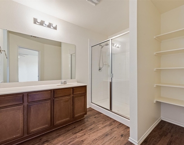1405 Pampa Grass Drive - Photo Thumbnail 18