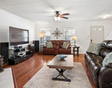 2313 Tisbury Way - Photo Thumbnail 18
