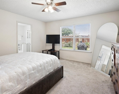 2313 Tisbury Way - Photo Thumbnail 12