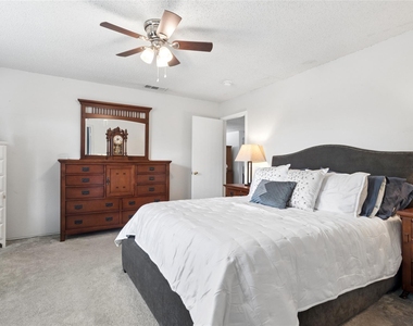 2313 Tisbury Way - Photo Thumbnail 13