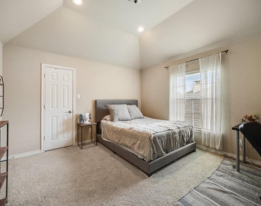 4532 Tacoma Terrace - Photo Thumbnail 15