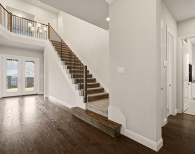 1014 Devonshire Drive - Photo Thumbnail 5