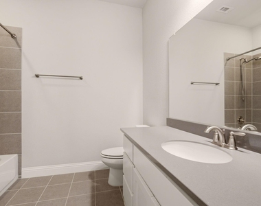 1014 Devonshire Drive - Photo Thumbnail 19
