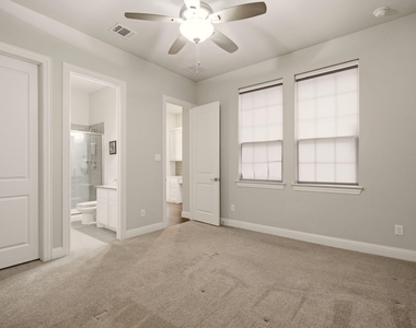 1014 Devonshire Drive - Photo Thumbnail 12