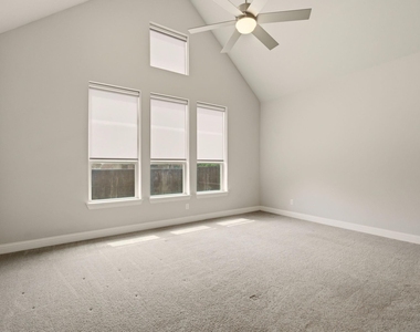 1014 Devonshire Drive - Photo Thumbnail 6