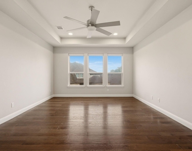 1014 Devonshire Drive - Photo Thumbnail 15