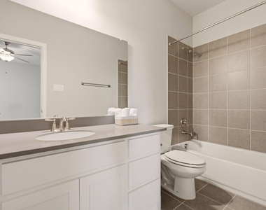 1014 Devonshire Drive - Photo Thumbnail 21