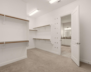 1014 Devonshire Drive - Photo Thumbnail 9