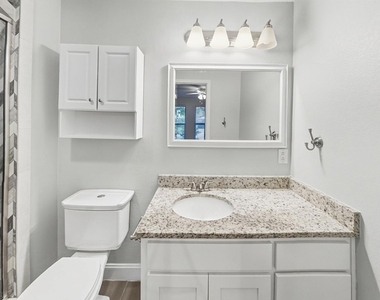 2909 White Oak Lane - Photo Thumbnail 12