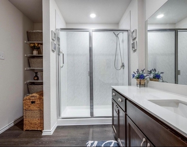 1209 Fieldstone Court - Photo Thumbnail 13