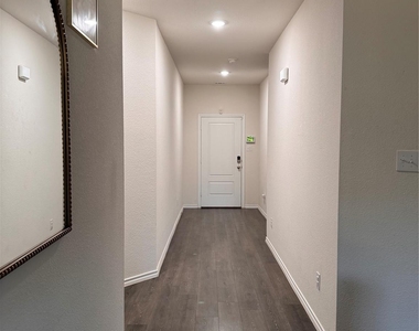 1209 Fieldstone Court - Photo Thumbnail 1