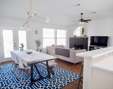 4327 Chasemoor Place - Photo Thumbnail 5