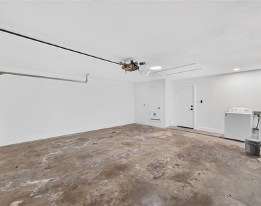 2925 Allister Street - Photo Thumbnail 24