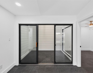2925 Allister Street - Photo Thumbnail 11