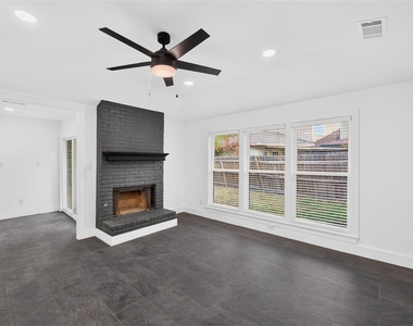 2925 Allister Street - Photo Thumbnail 3