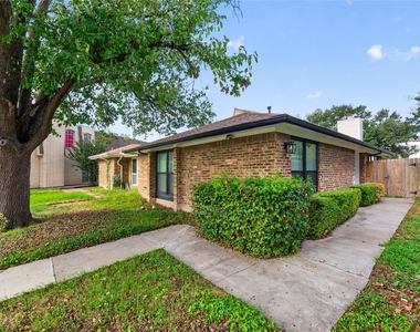 2925 Allister Street - Photo Thumbnail 2