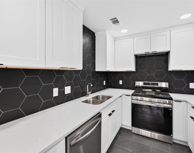 2925 Allister Street - Photo Thumbnail 8