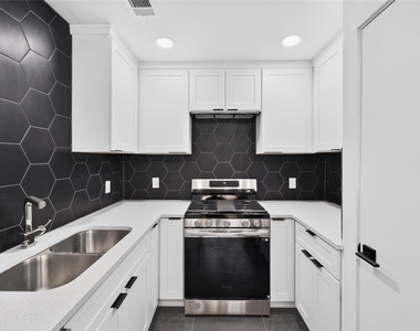 2925 Allister Street - Photo Thumbnail 9