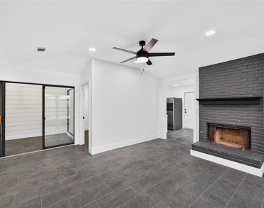 2925 Allister Street - Photo Thumbnail 4