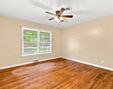 204 University Drive - Photo Thumbnail 21