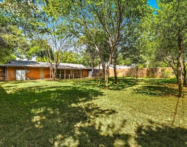 204 University Drive - Photo Thumbnail 24