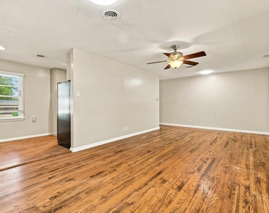 204 University Drive - Photo Thumbnail 6