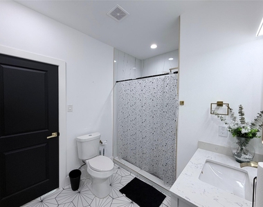 3301 Garden Lane - Photo Thumbnail 19