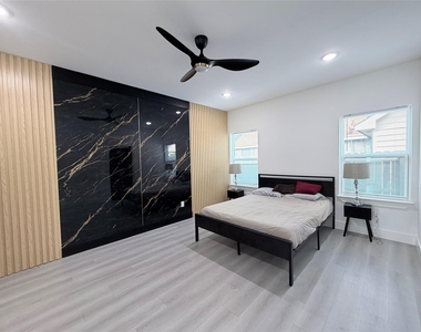 3301 Garden Lane - Photo Thumbnail 10