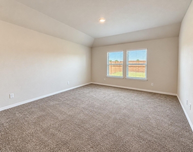 147 Mapleoak Drive - Photo Thumbnail 15